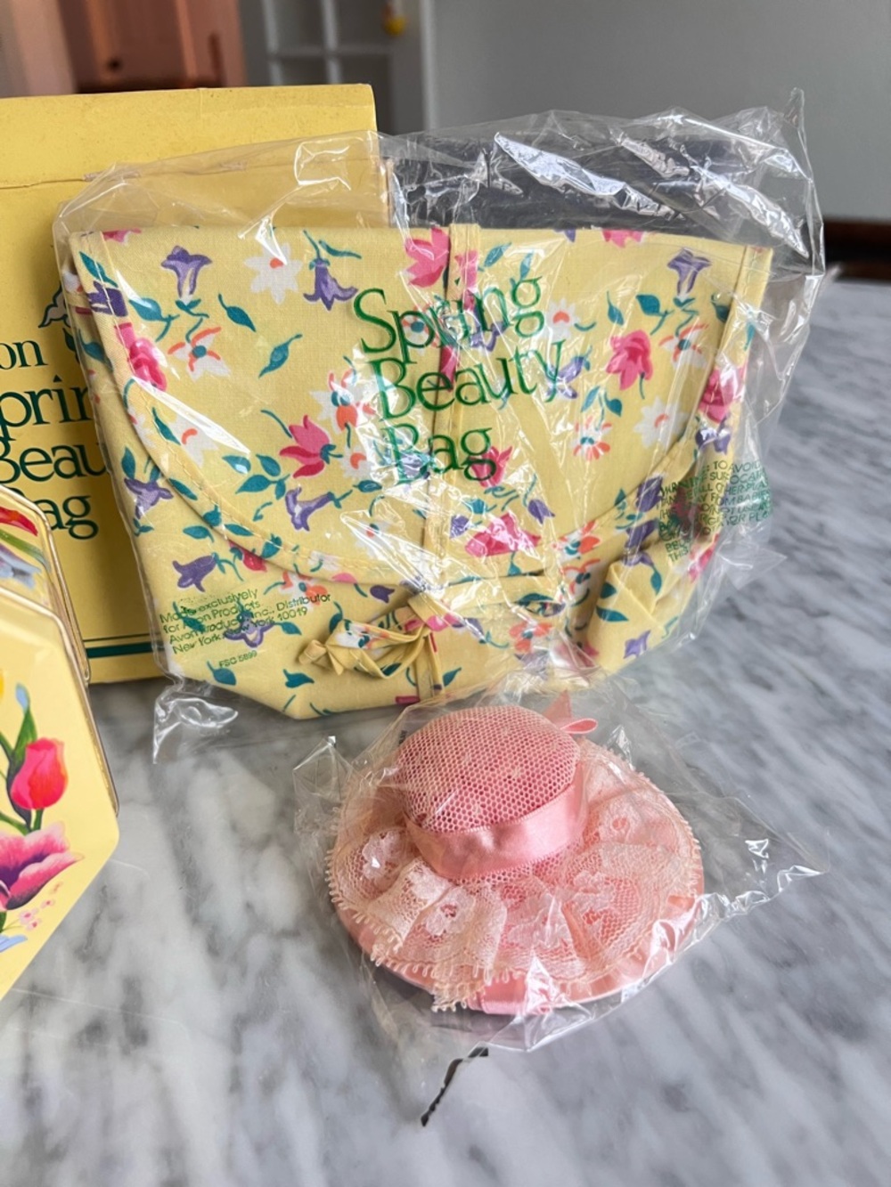NWT Vintage Avon ‘Mother’s Day’ Gift Set - Picture 2 of 5
